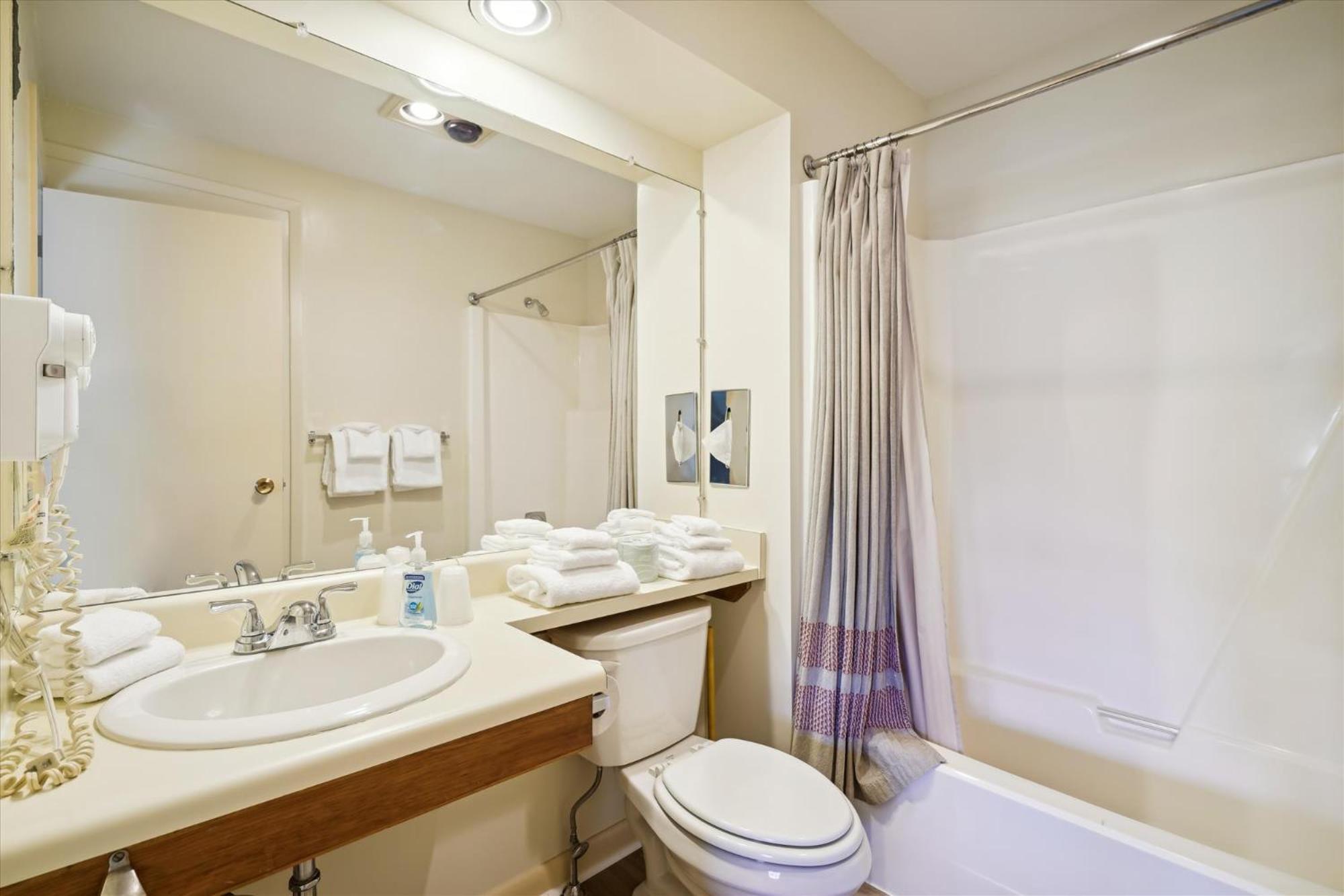 Cedarbrook Queen Suite 202 基灵顿 外观 照片